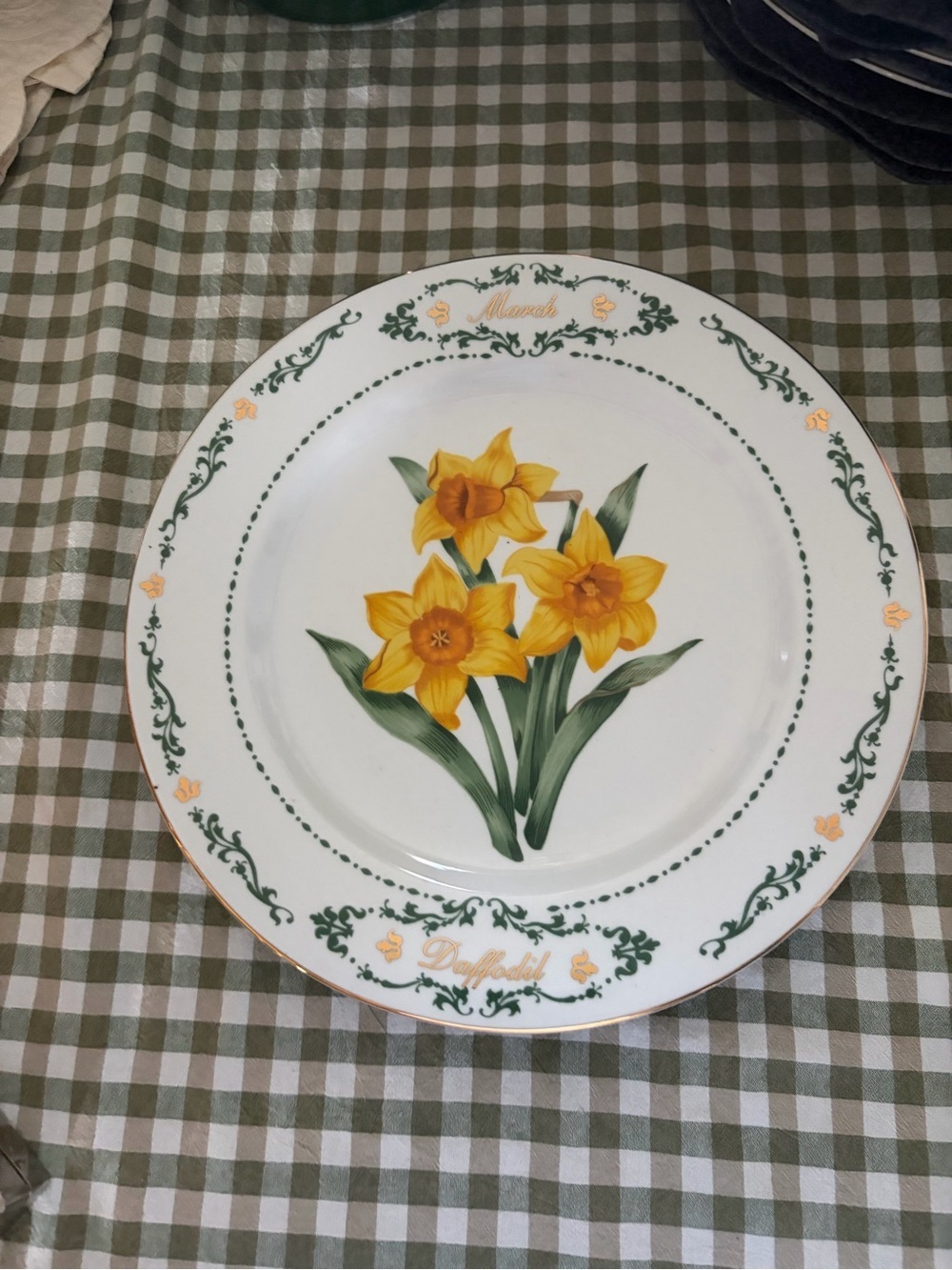 Daffodil Floral Ceramic Dinner Plate - Yellow & Green